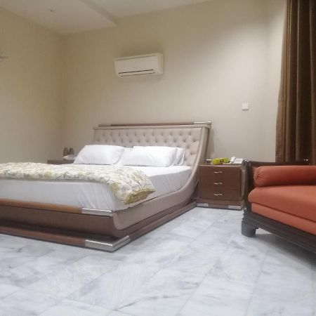 Hotel State Residency Bahawalpur Exteriör bild