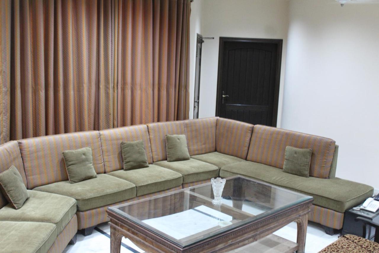 Hotel State Residency Bahawalpur Exteriör bild